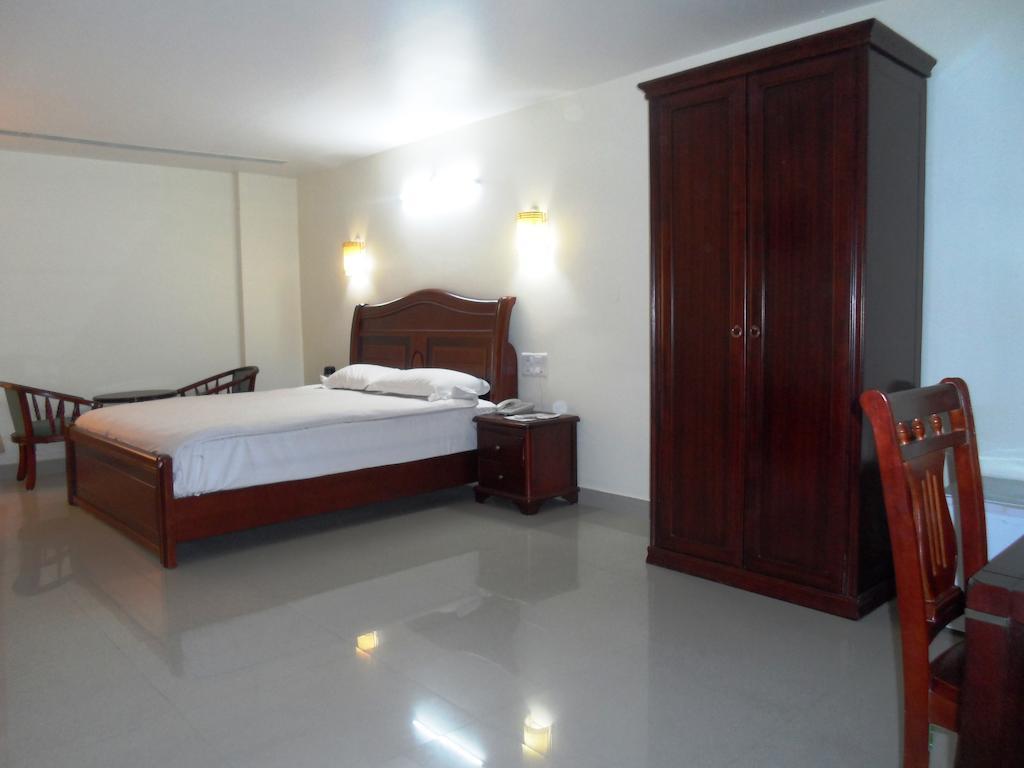 Psr Hotel Tirupati Esterno foto