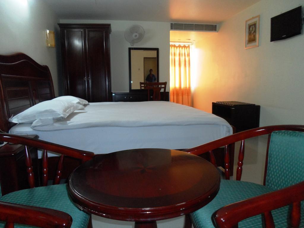 Psr Hotel Tirupati Esterno foto